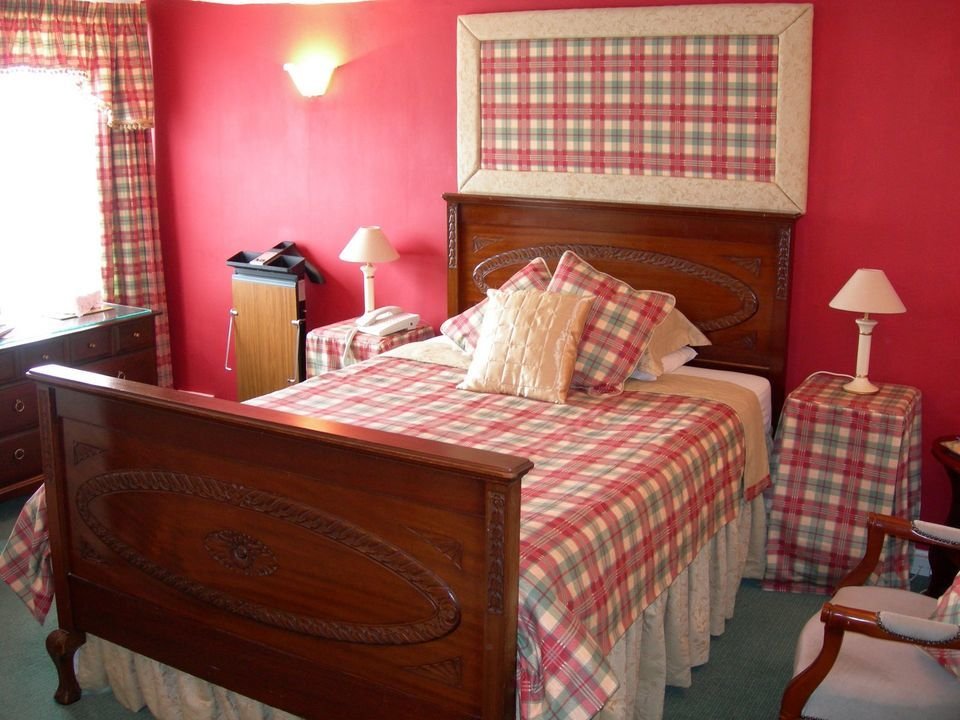 A comfortable, traditionally furnished room